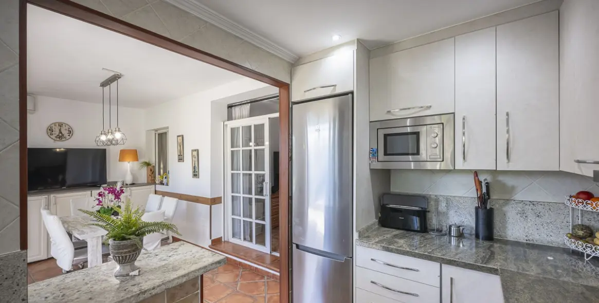 Sale of ground floor apartment in Nueva Andalucía 13