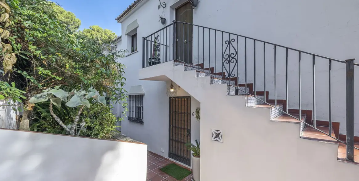 Sale of ground floor apartment in Nueva Andalucía 22