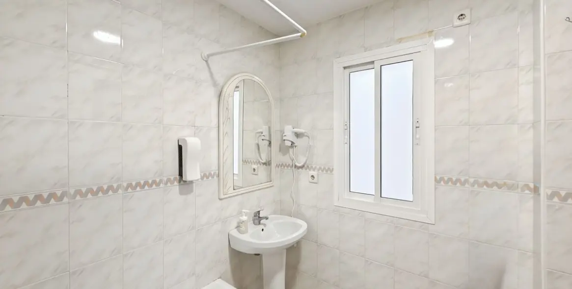 Sale of middle floor apartment in Centro Histórico 18