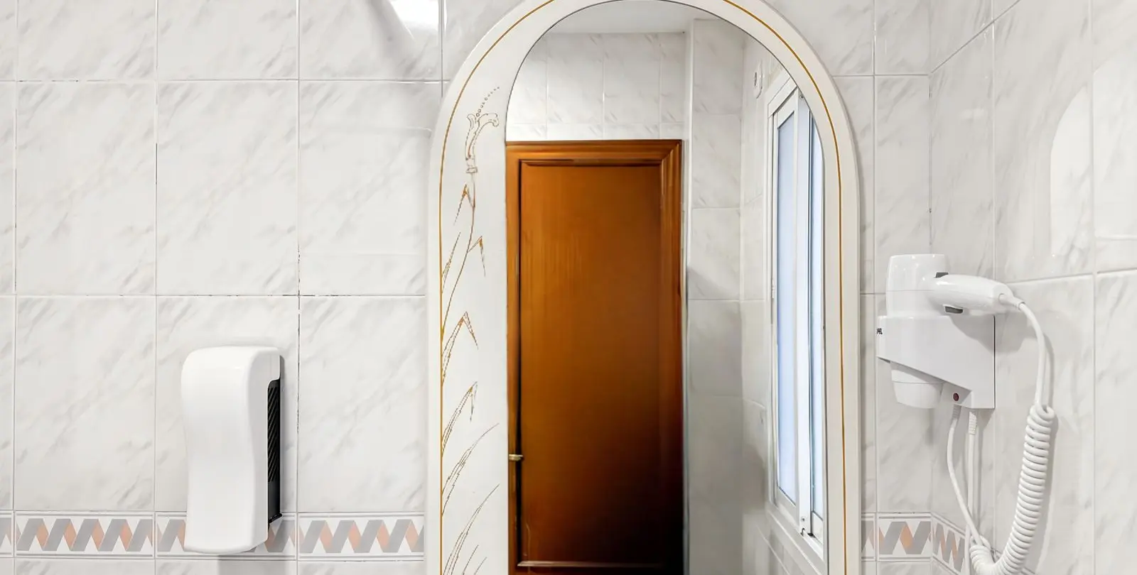Venta de apartamento en planta media en Centro Histórico 36