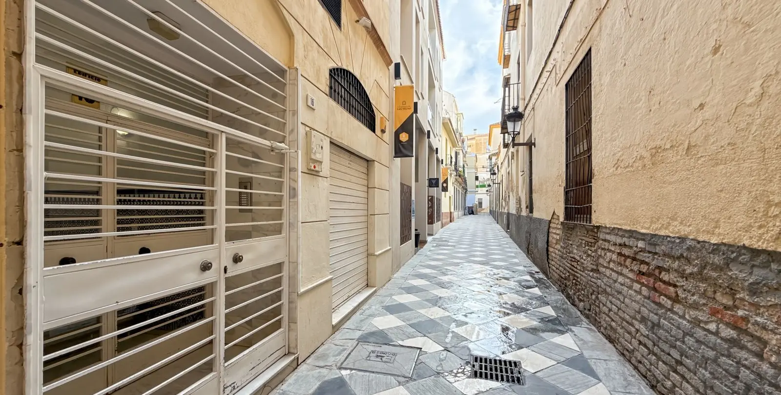 Venta de apartamento en planta media en Centro Histórico 51