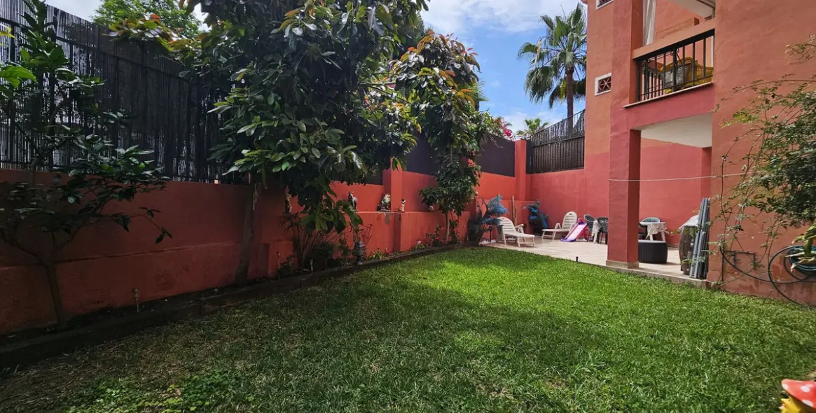 Sale of ground floor apartment in Marbesa 2