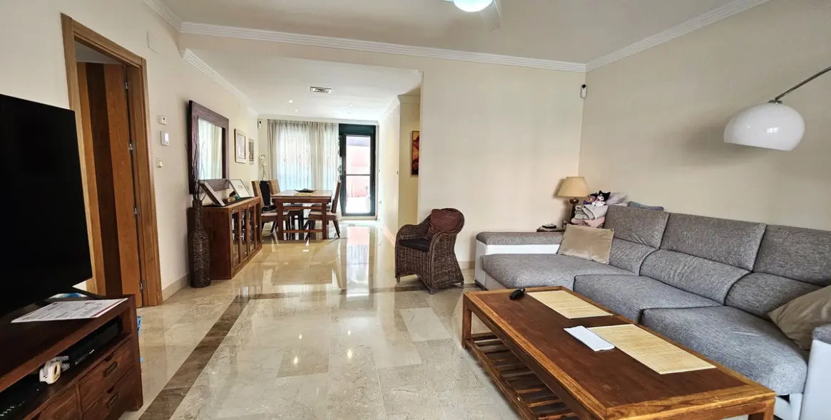 Sale of ground floor apartment in Marbesa 5