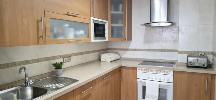 Sale of middle floor apartment in Málaga 1