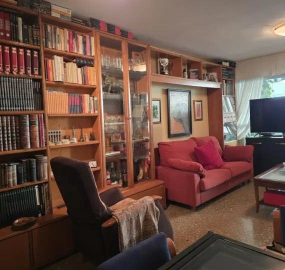 Sale of middle floor apartment in Málaga