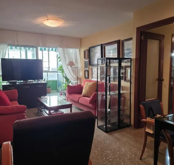 Sale of middle floor apartment in Málaga