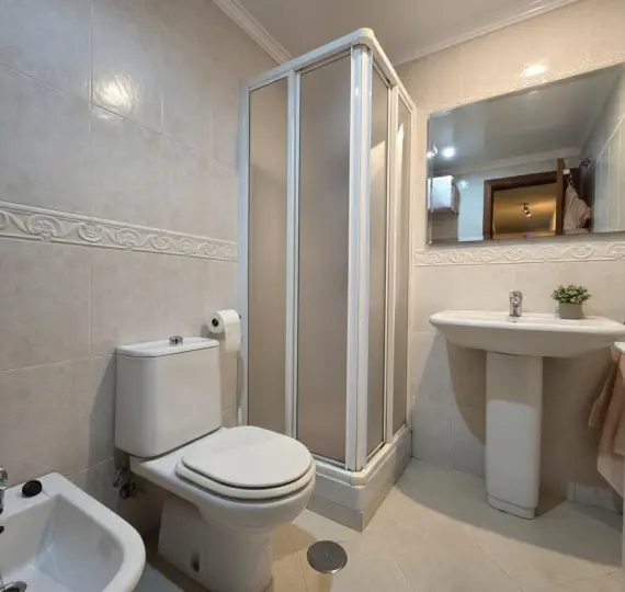 Sale of middle floor apartment in Málaga