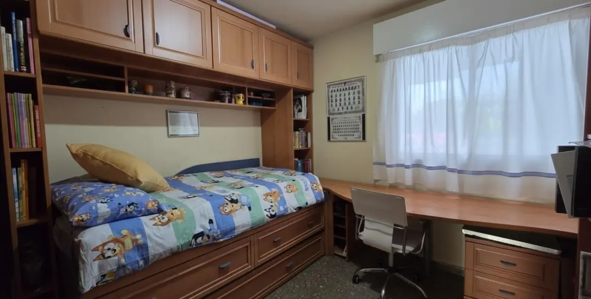 Sale of middle floor apartment in Málaga 8