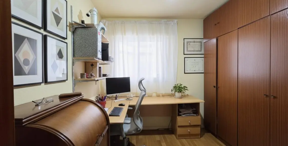 Sale of middle floor apartment in Málaga 9