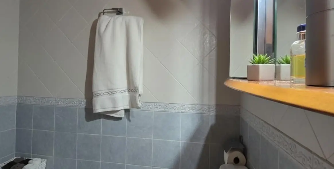 Sale of middle floor apartment in Málaga 12