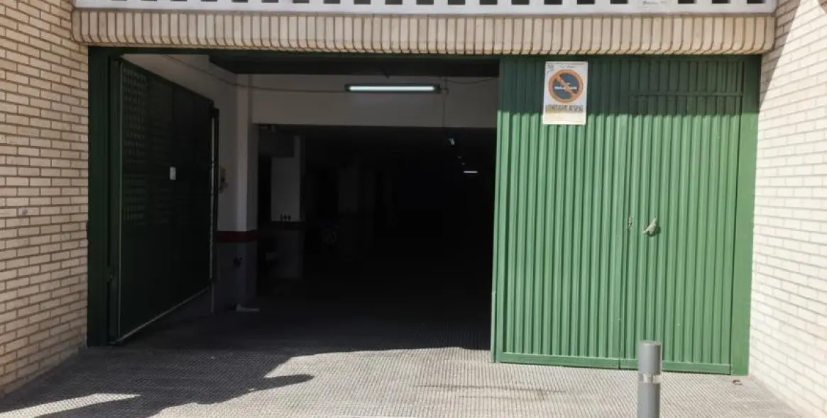 Sale of middle floor apartment in Málaga 14