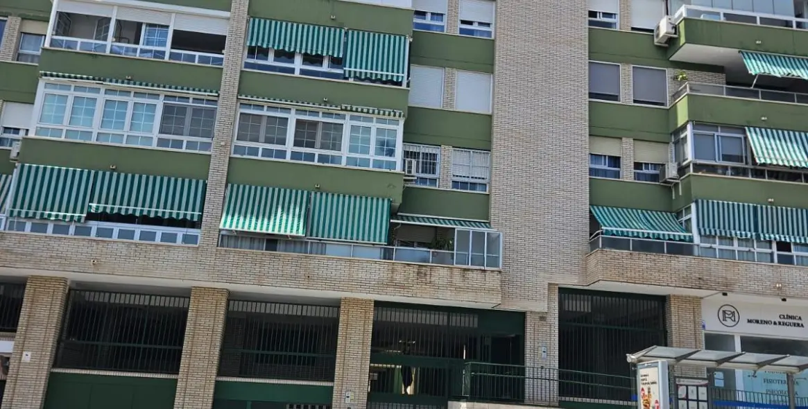 Sale of middle floor apartment in Málaga 19