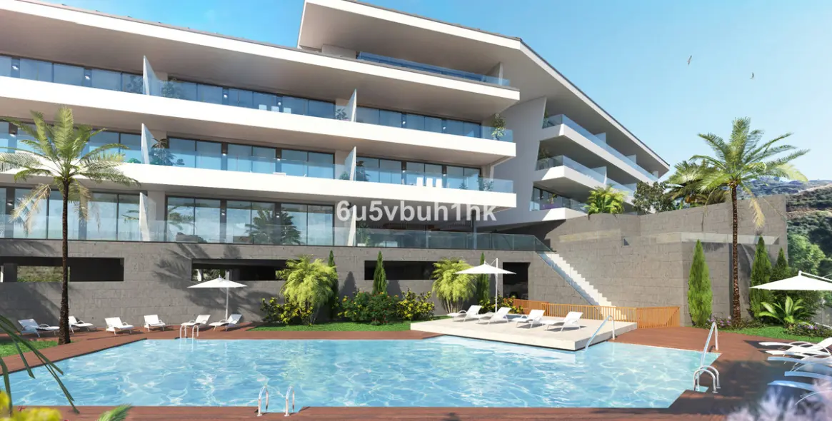 Sale of ground floor apartment in Fuengirola 2