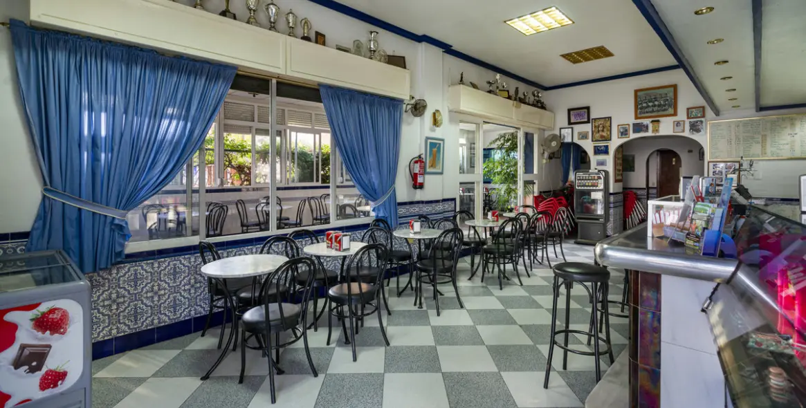 Sale of café in Arroyo de la Miel 3