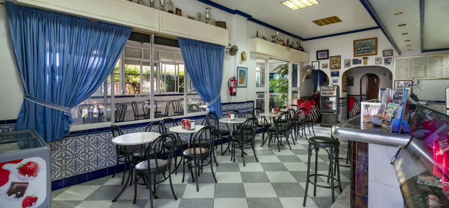 Venta de cafetería en Arroyo de la Miel 2