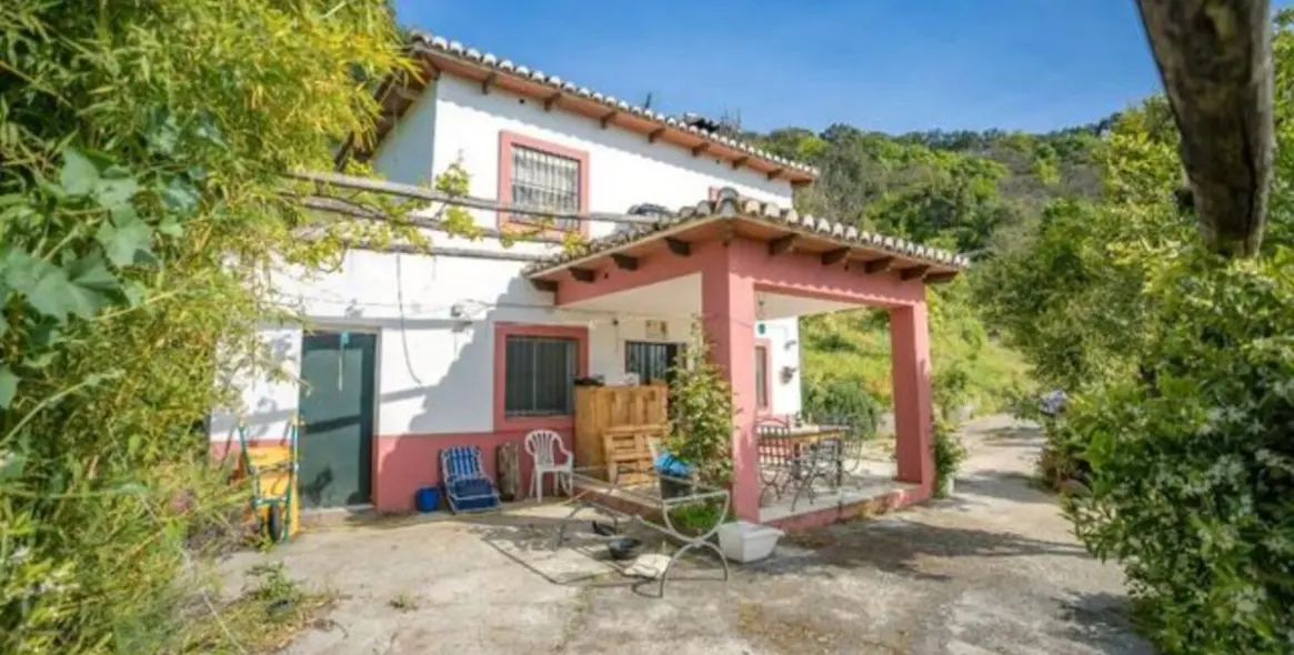 Sale of residential plot in Genalguacil 3