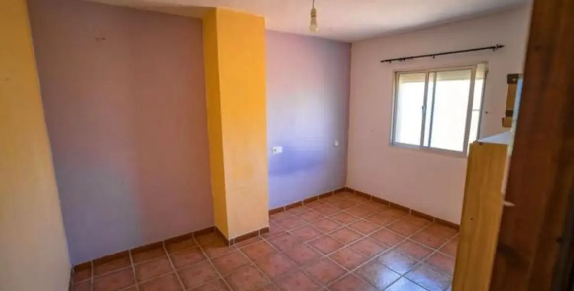 Sale of residential plot in Genalguacil 4