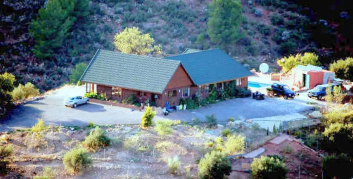 Sale of detached villa in Ardales 1