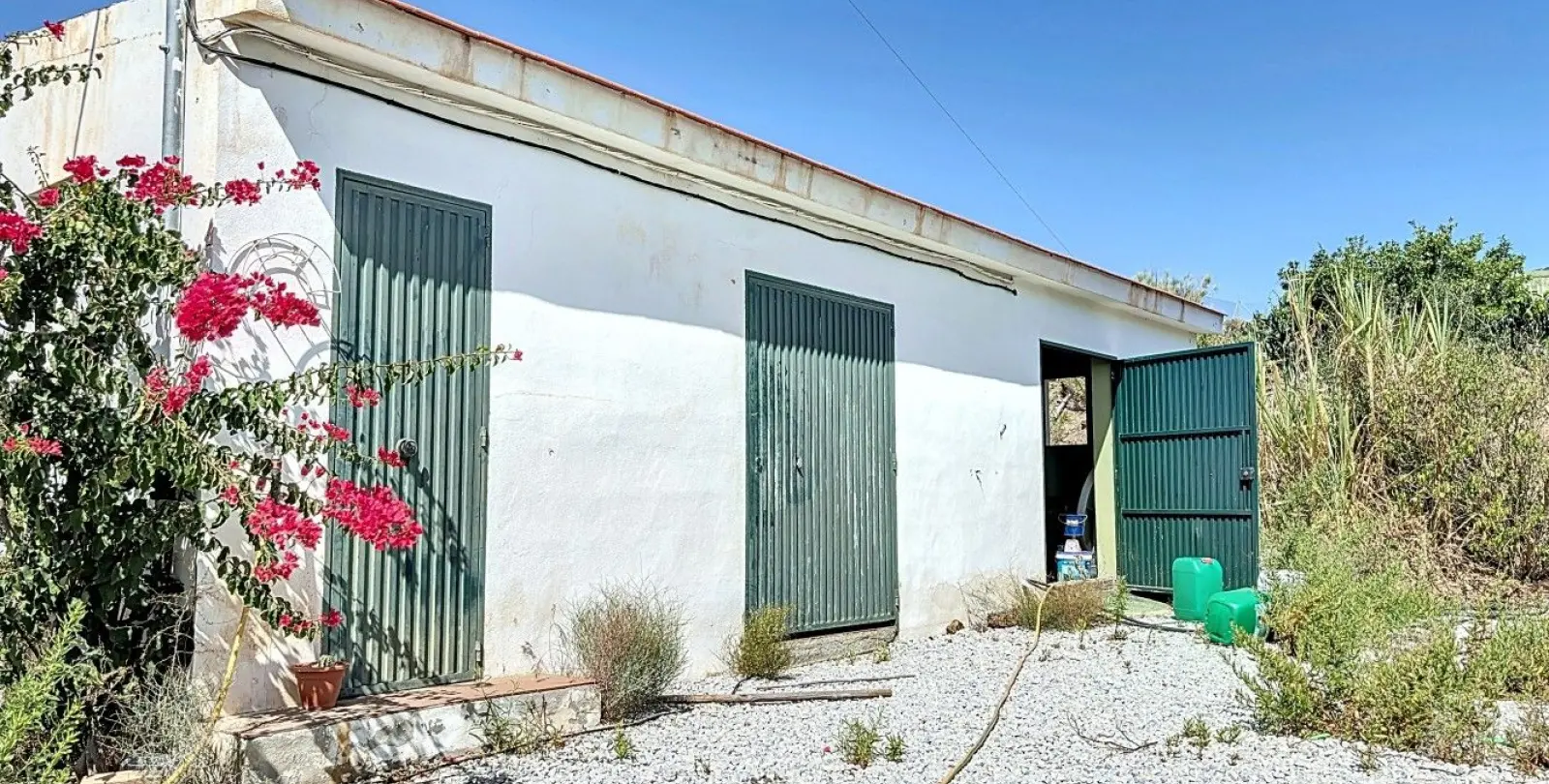 Sale of residential plot in Cajíz 7