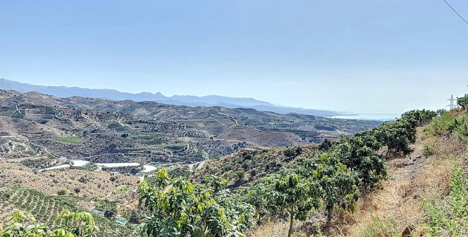 Sale of residential plot in Cajíz 16