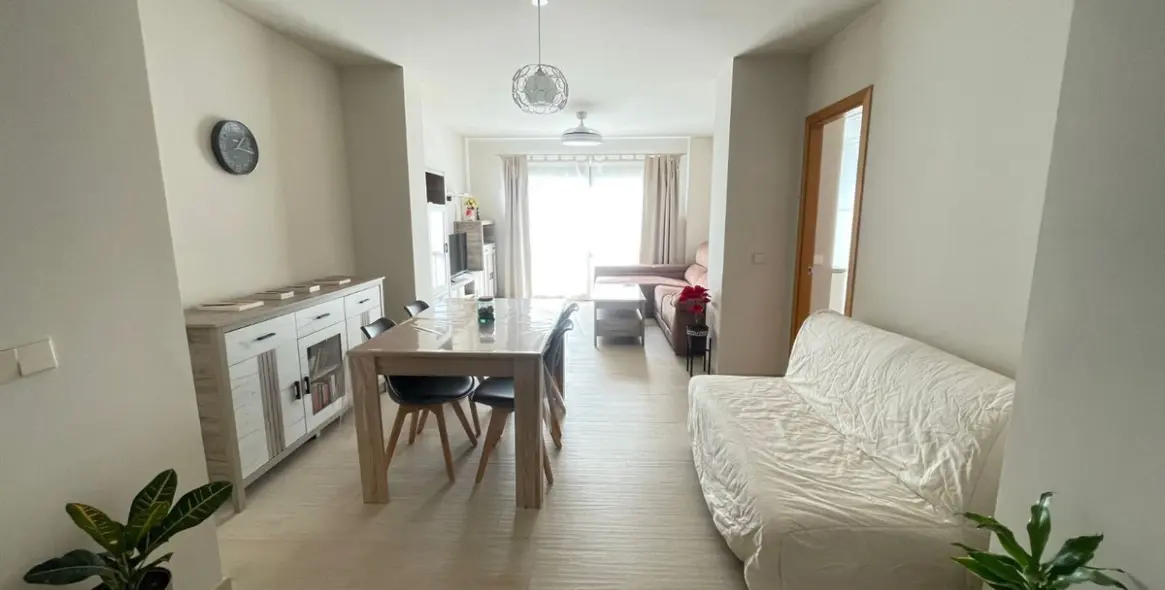 Sale of middle floor apartment in Estepona (district Estepona) 1