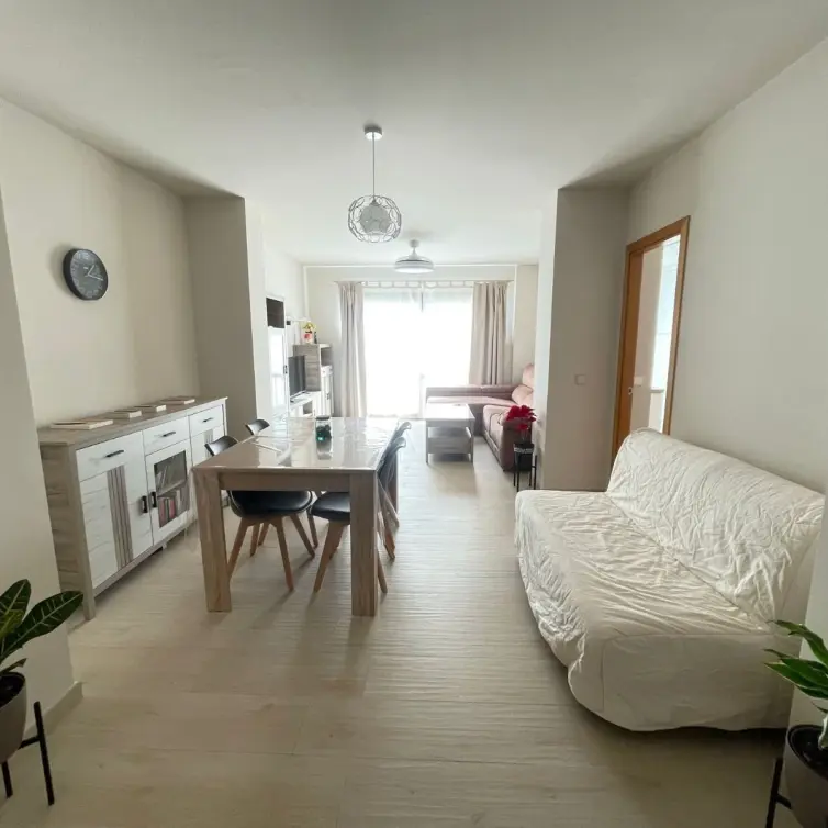 Venta de apartamento en planta media en Estepona