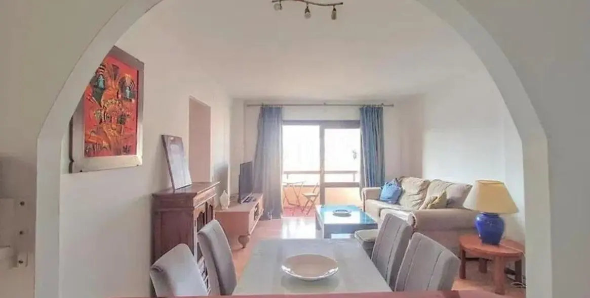 Sale of middle floor apartment in Estepona (district Estepona) 2