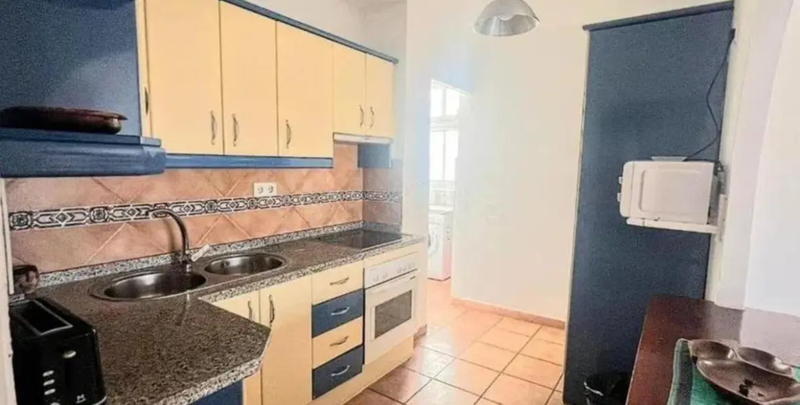 Sale of middle floor apartment in Estepona (district Estepona) 8