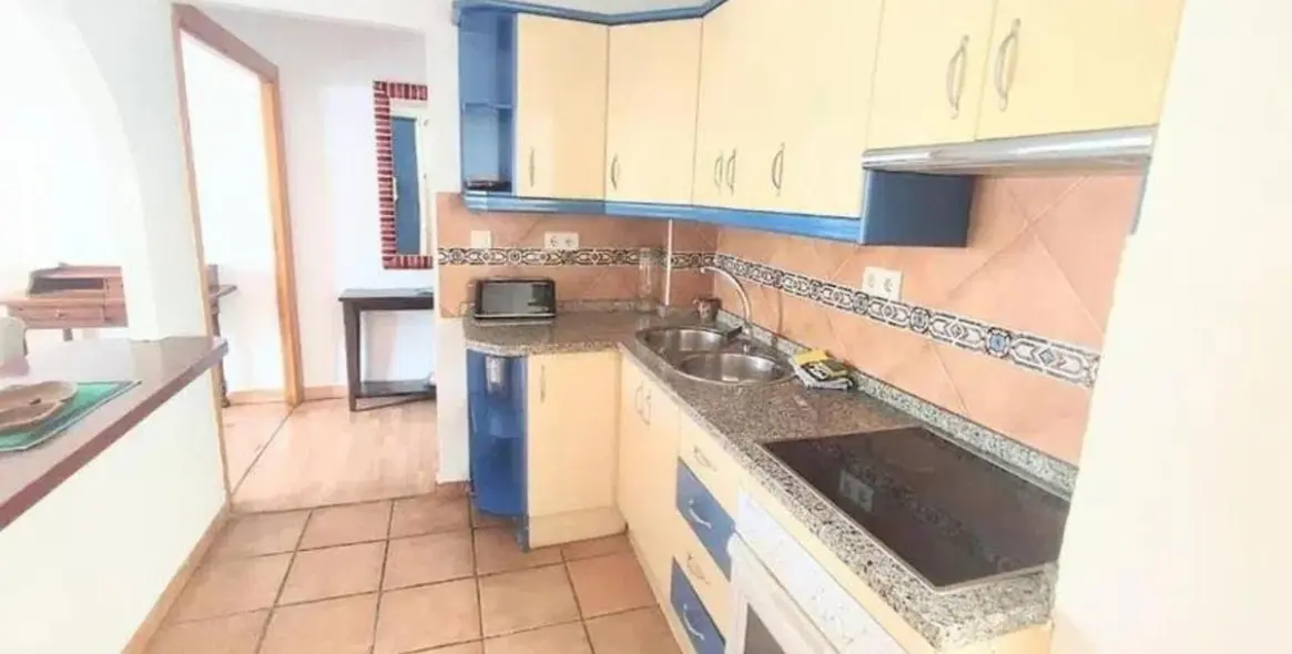 Sale of middle floor apartment in Estepona (district Estepona) 9