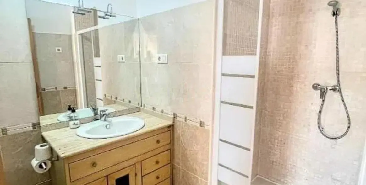 Продажа апартаментов на среднем этаже в Estepona 13