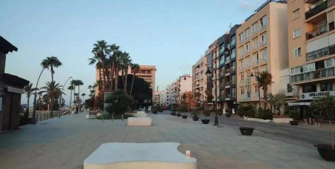 Продажа апартаментов на среднем этаже в Estepona 18