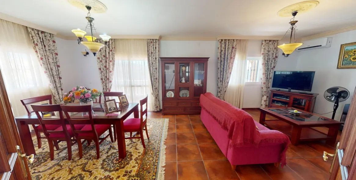 Sale of detached villa in Sedella 7