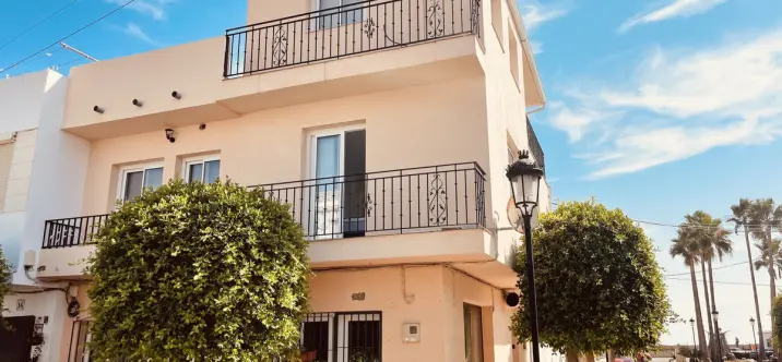 Semi-detached house R4825882 3