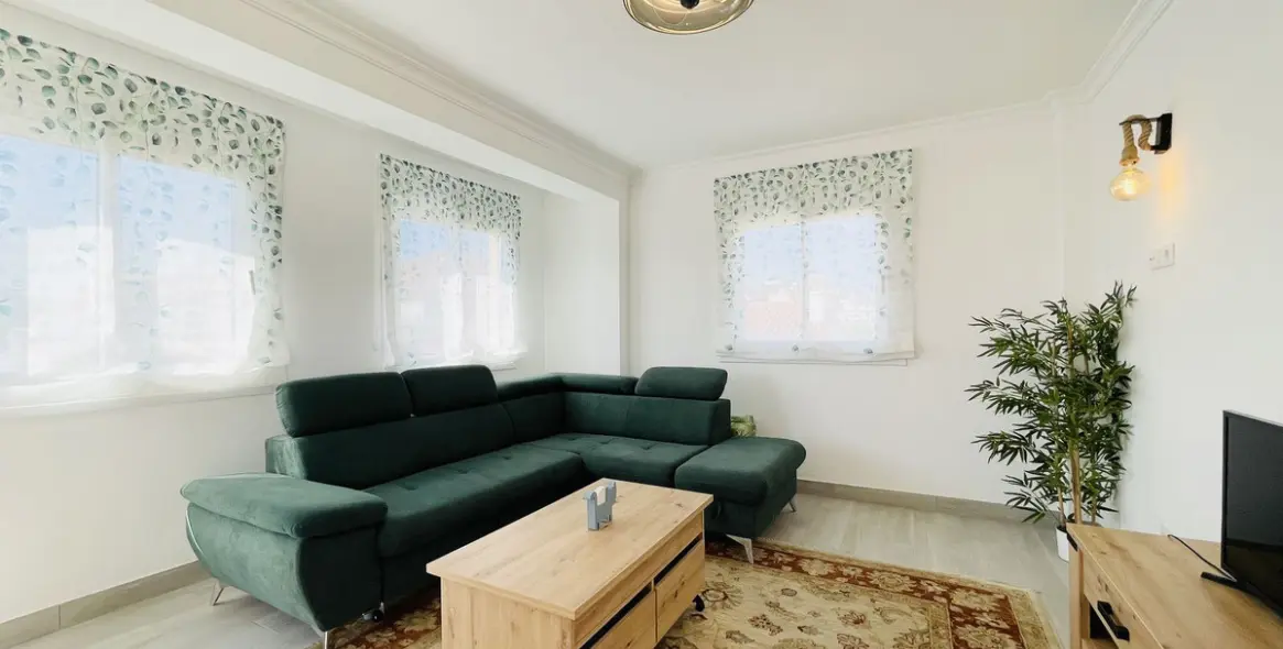 Sale of semi-detached house in La Duquesa 7