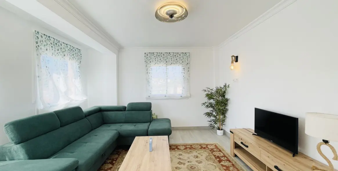 Sale of semi-detached house in La Duquesa 8