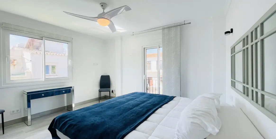 Sale of semi-detached house in La Duquesa 18