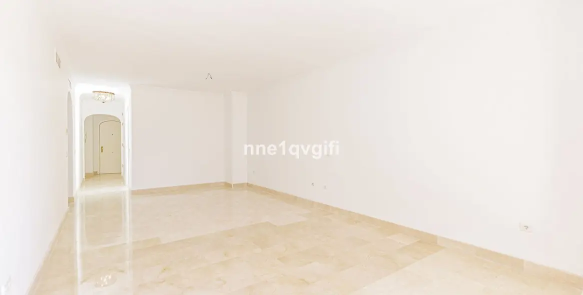 Продажа апартаментов на среднем этаже в Elviria 5