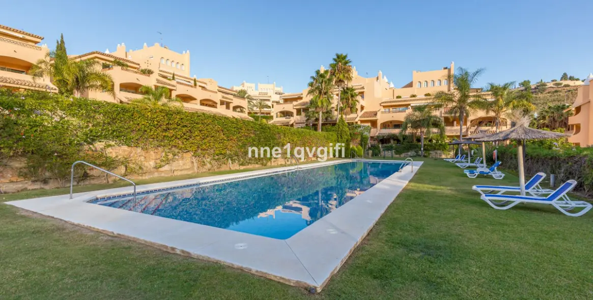 Продажа апартаментов на среднем этаже в Elviria 6