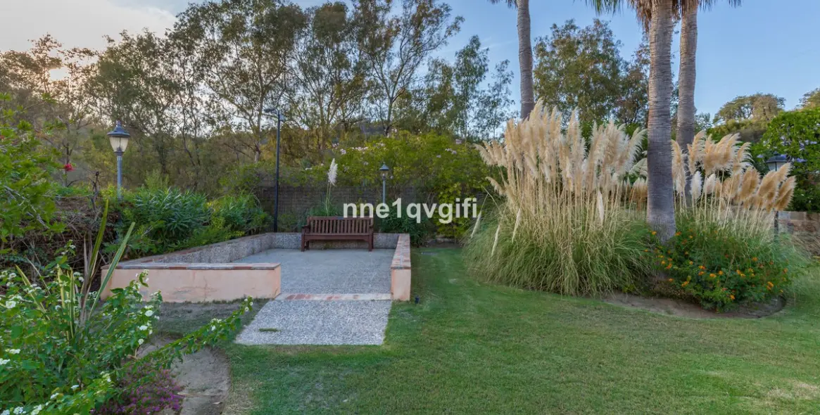 Продажа апартаментов на среднем этаже в Elviria 8