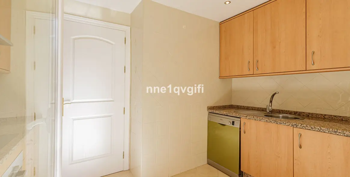 Продажа апартаментов на среднем этаже в Elviria 9