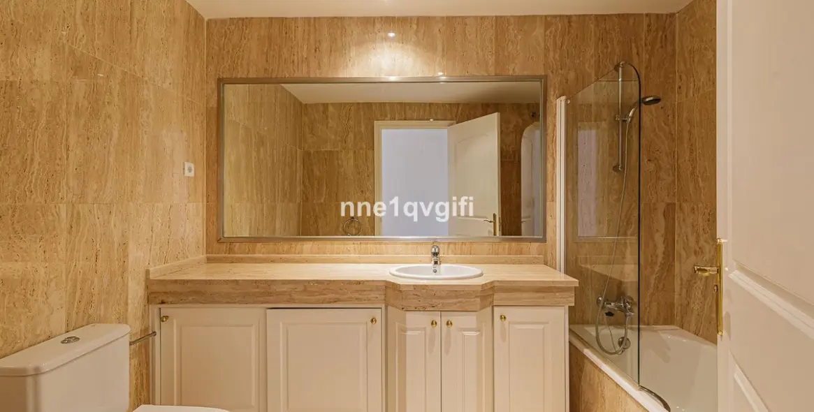 Продажа апартаментов на среднем этаже в Elviria 13