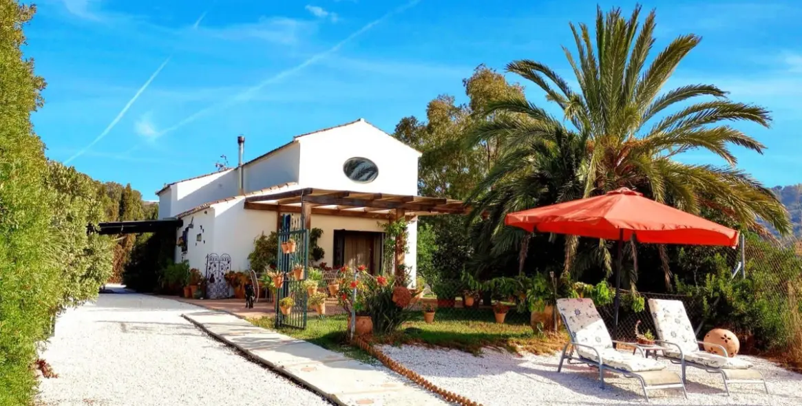 Sale of detached villa in Selwo 16