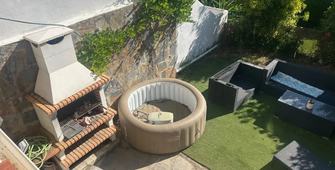 Sale of townhouse in Calahonda 2