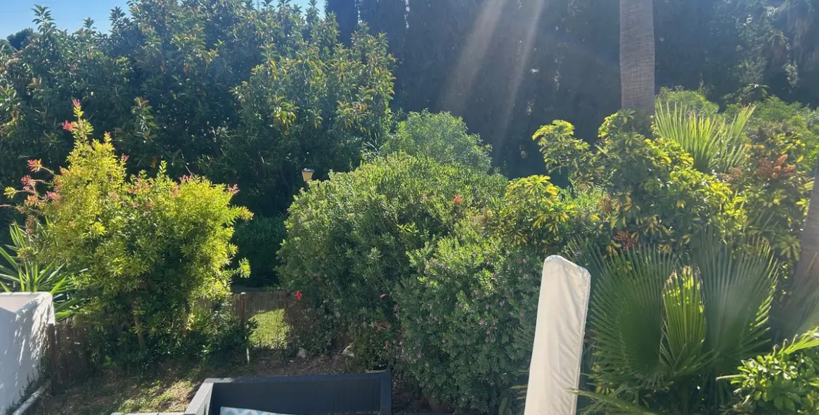 Sale of townhouse in Calahonda 3