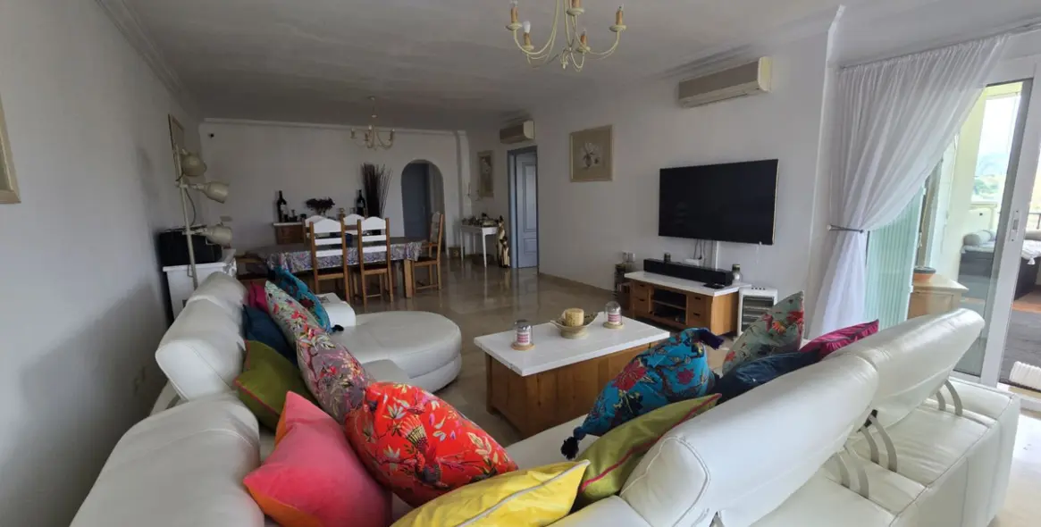 Sale of ground floor apartment in La Cala Hills 9