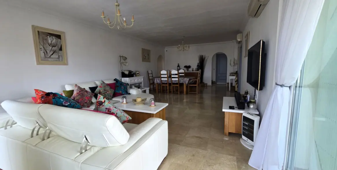 Sale of ground floor apartment in La Cala Hills 11