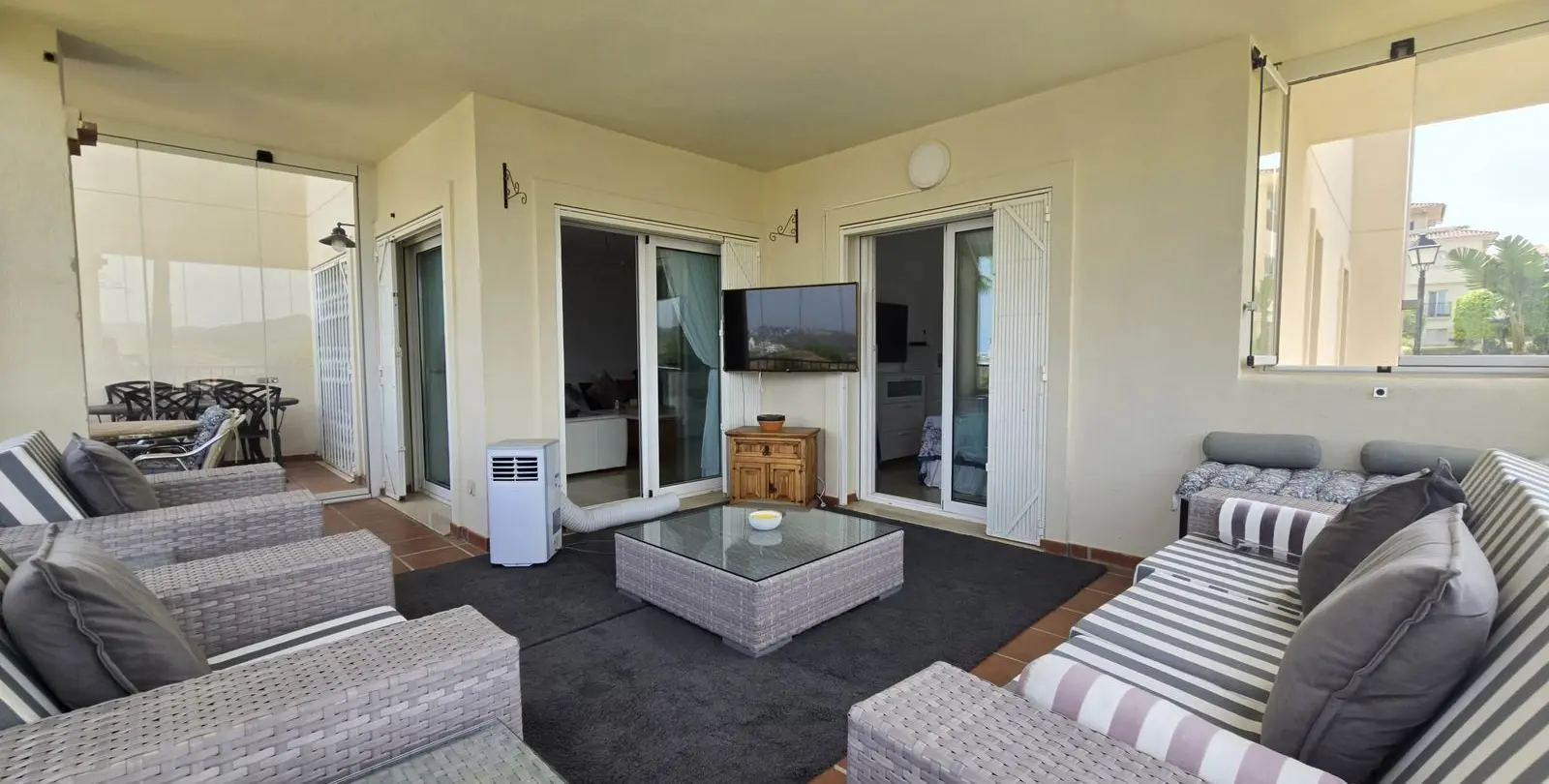 Venta de apartamento en planta baja en La Cala Hills 27