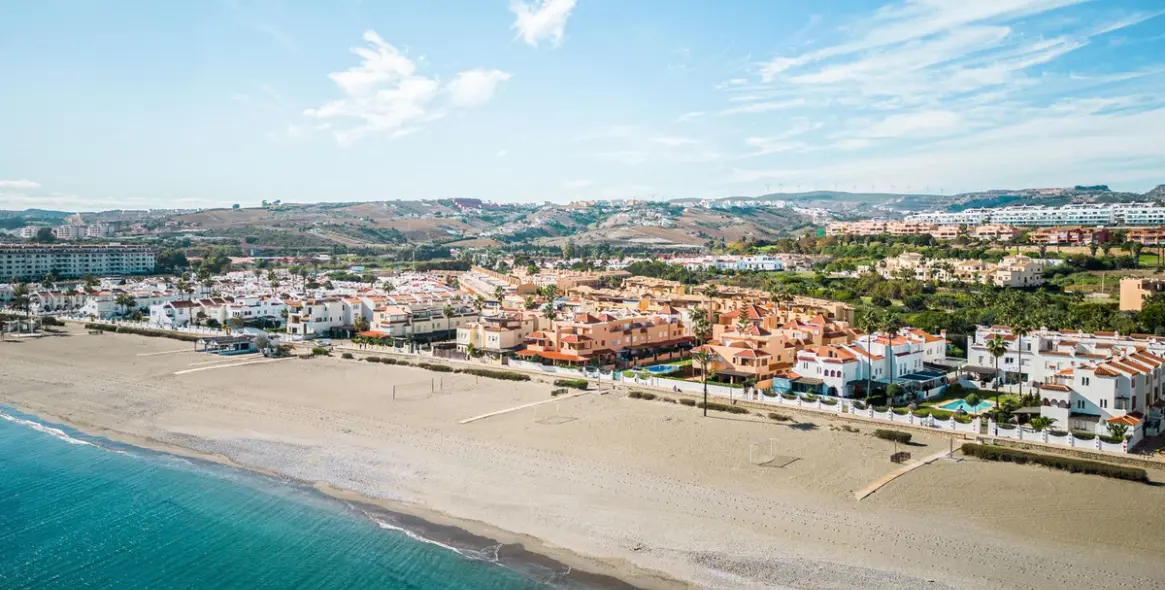 Sale of townhouse in Casares Playa 1