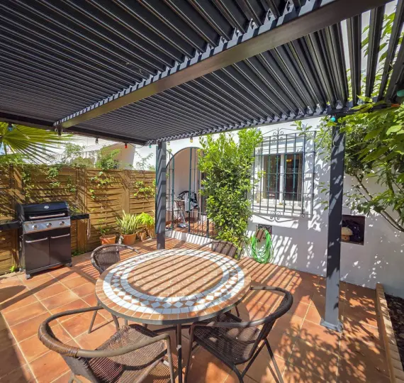 Sale of townhouse in Casares Playa