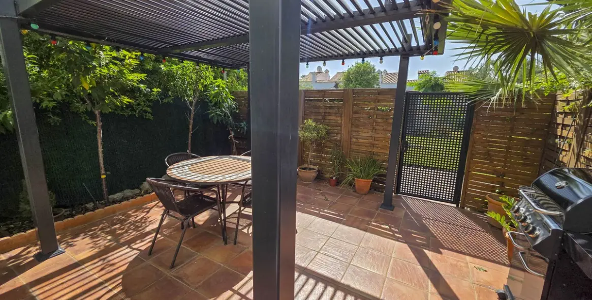 Sale of townhouse in Casares Playa 16